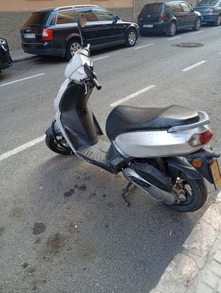 Peugeot Kisbee rs de 2 tiempos 49cc Inyección