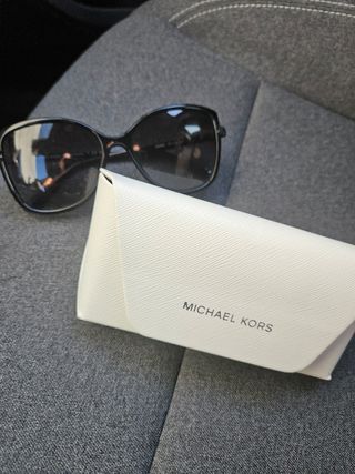 Gafas de sol Michael Kors negras