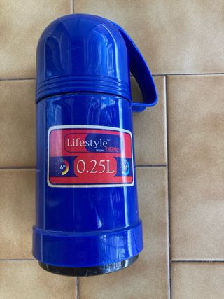 Borraccia verde 750ml con moschettone