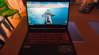 Portátil MSI Bravo 15 Ryzen 7 Negro