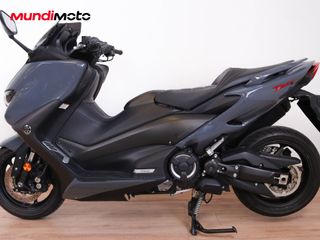 YAMAHA T-MAX 560