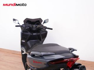 YAMAHA T-MAX 560
