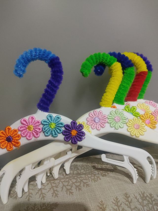 3 lotes Perchas alegres para niñ@s especial regalo