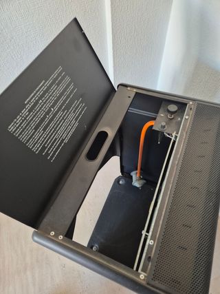 Estufa de Gas Negra con ruedas