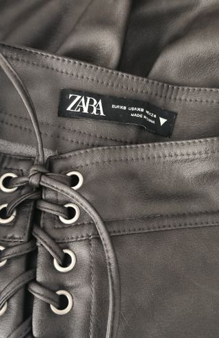Pantalones cuero sintético Zara
