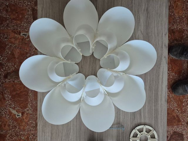 Lámpara de techo blanca de plástico