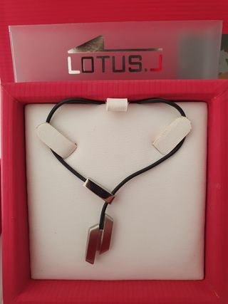 Reloj Lotus con Colgante