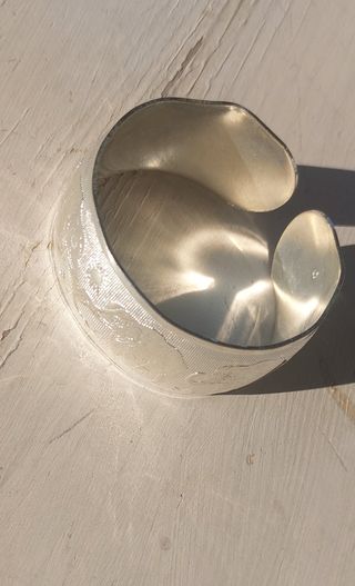 Pulsera de elefantes plateada