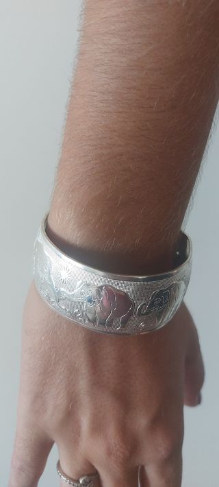 Pulsera de elefantes plateada