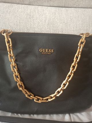 Borsa Guess nera con catena oro