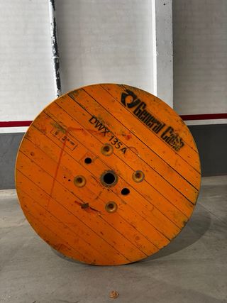 BOBINA MADERA 135cm diámetro