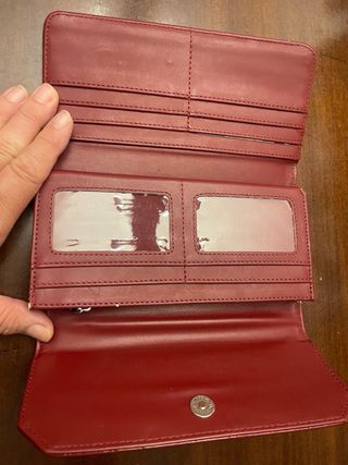 Portafoglio Carpisa bordeaux con borchie