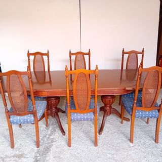 Mesa de comedor con 6 sillas