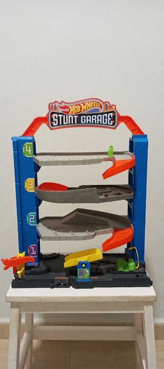 Hot Wheels Stunt Garage