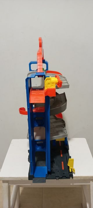 Hot Wheels Stunt Garage