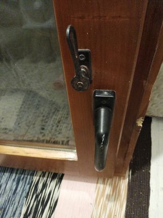 Ventana rústica de madera