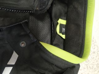 Conjunto moto: Chaqueta, Pantalón y Casco