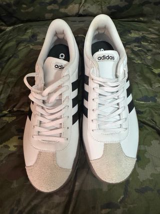 Zapatillas Adidas Blancas y Negras