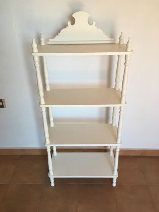 Estantería Blanca de Madera