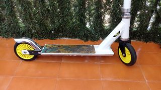Patinete Oxelo Blanco con Ruedas Amarillas