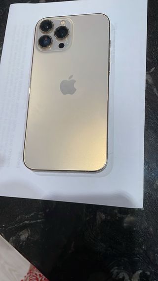 iPhone Apple 13 pro max Dorado de 250 memoria,