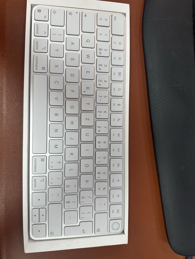 Tastiera Apple Magic in argento #0NQQAC