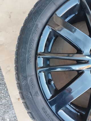 Llantas Renault 17 " con neumáticos
205 50 R17