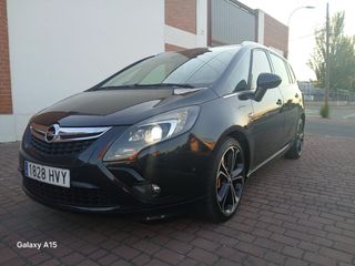Opel Zafira 2015