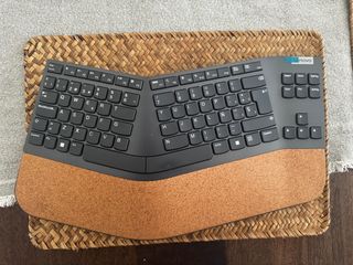 Teclado Lenovo Ergonómico Negro