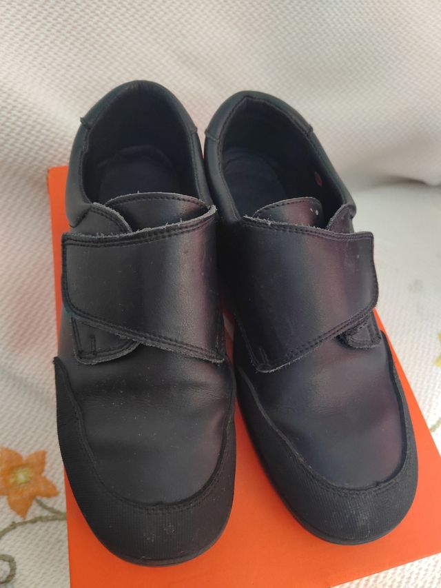 Zapatos Escolares Negros Velcro