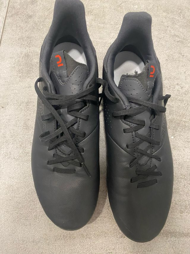 Botas de fútbol Kipsta Talla 42 Negras