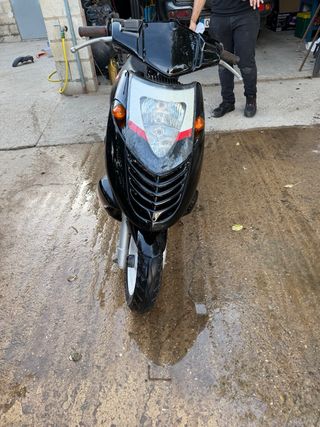 Aprilia Sonic 49cc Roja