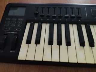 Controlador MIDI Alesis QX61