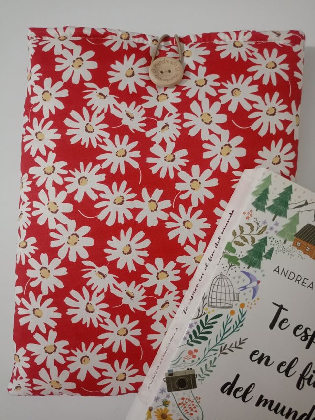 Funda para libros con estampado de margaritas