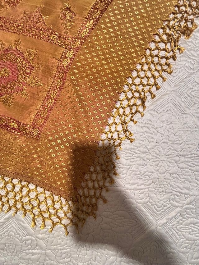 Mantón antiguo de seda huertana