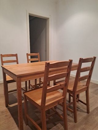 Conjunto Mesa y 4 Sillas Comedor IKEA