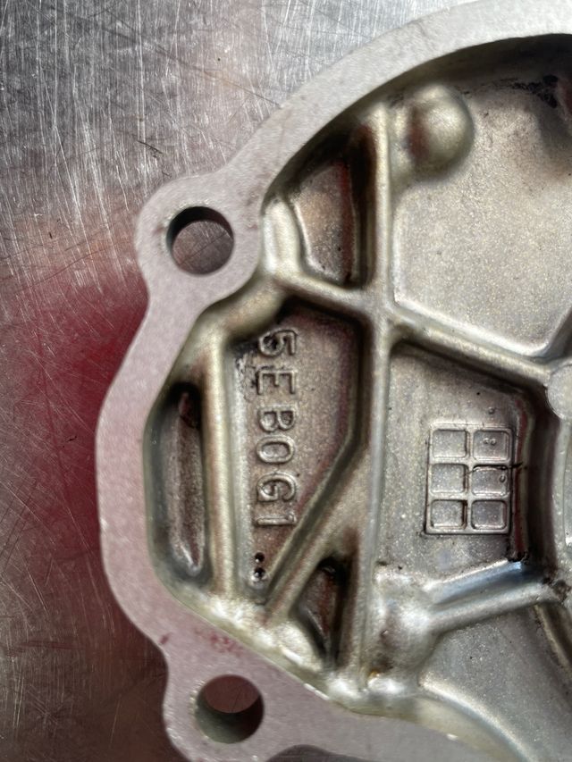 Tapa Cambios Suzuki R6 2001