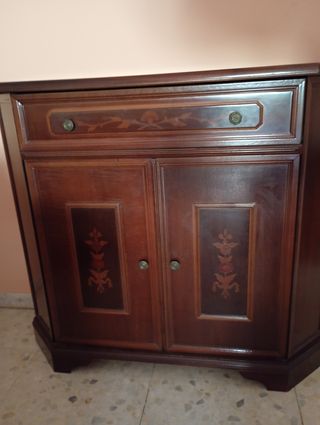 Aparador y Espejo Madera.