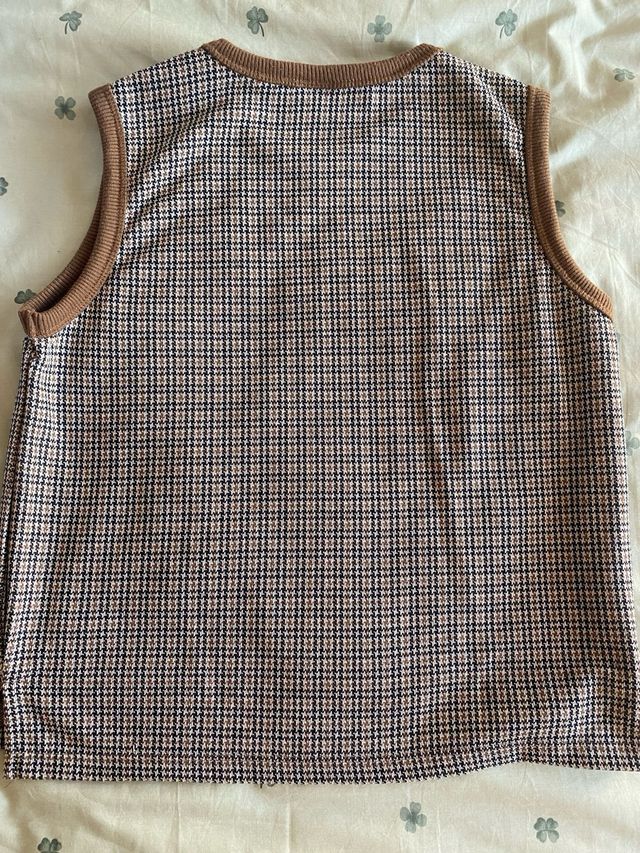 Chaleco de punto a cuadros Zara talla 13-14