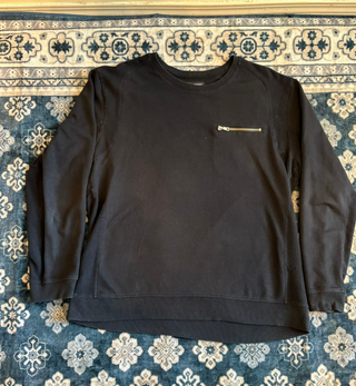 Camisa manga larga negra con cremallera