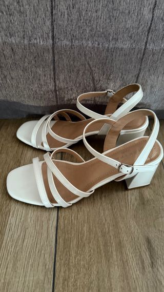 Sandalias Mary Paz Talla 41 Blancas