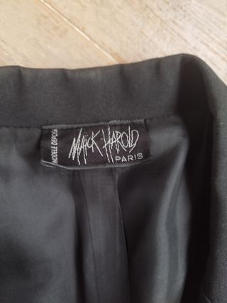 Americana Mark Harold Negra