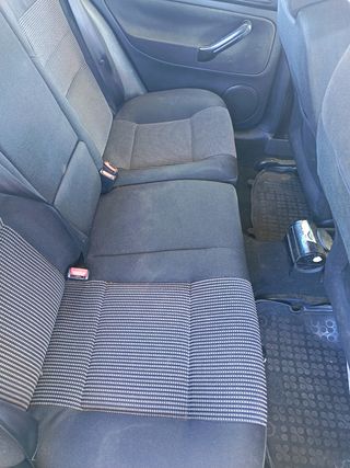 Volkswagen Golf 2000