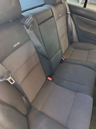 Volkswagen Golf 2000