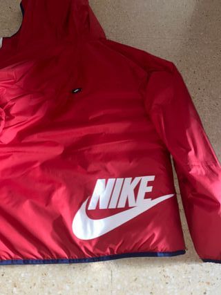 Chaqueta Nike reversible roja y azul