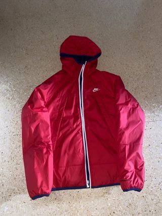 Chaqueta Nike reversible roja y azul