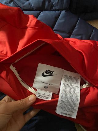Chaqueta Nike reversible roja y azul