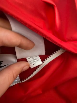 Chaqueta Nike reversible roja y azul