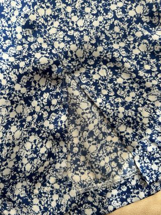 Falda floral Zara azul y blanco