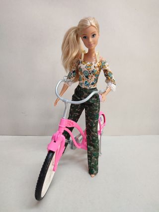 Muñeca Barbie con Bicicleta 2015